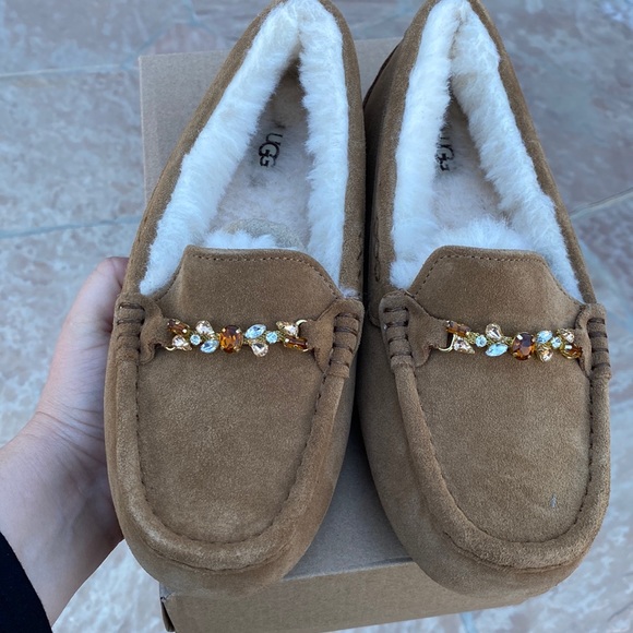 **LAST PAIR** Rare NWT UGG Charm Gem Ansley Slippers-box included sz 8 - Picture 13 of 17